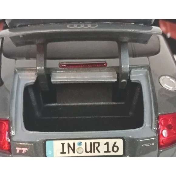 Maisto Audi TT Roadster Diecast 1:18 Scale Hood Trunk Doors Open Gray